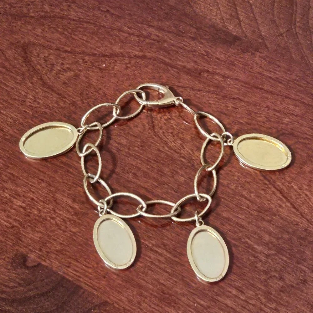 RARE MONICA RICH KOSANN FLORAL SCROLL OVAL 18K CHARM LOCKET PENDANT BRACELET